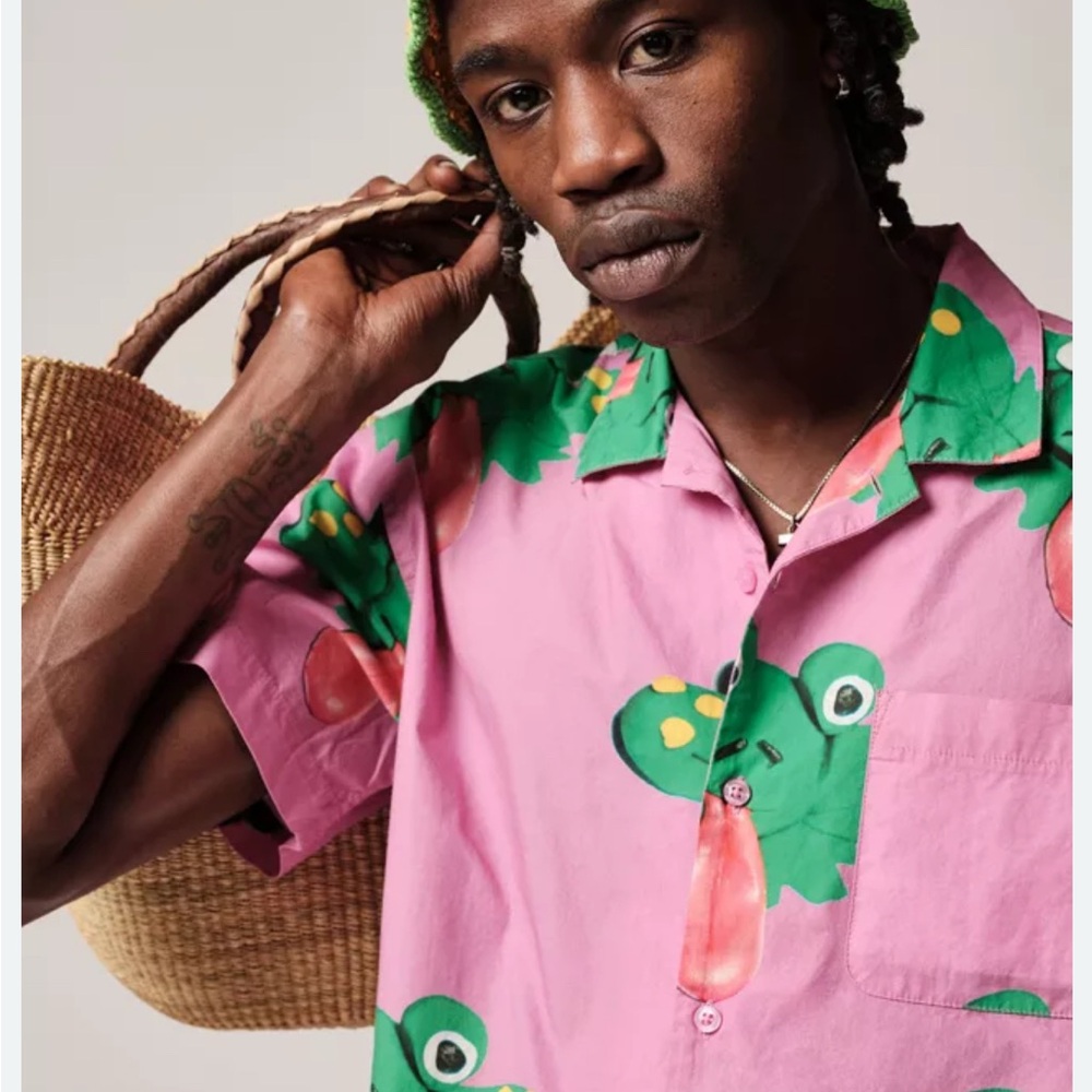 OBEY Pink Frogman Print Men's Shirt Small - Picture 3 of 3